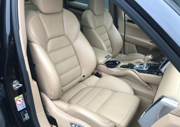 Porsche Cayenne cena 111111 przebieg: 152000, rok produkcji 2011 z Katowice małe 742